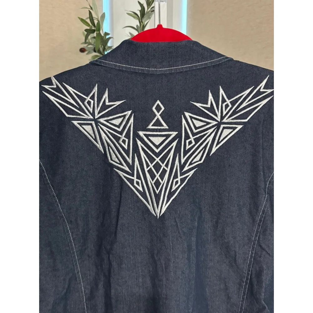 Bob Mackie Dark Blue Jean Jacket with Embroidery, Zip Front. Woman’s XL - Picture 6 of 7